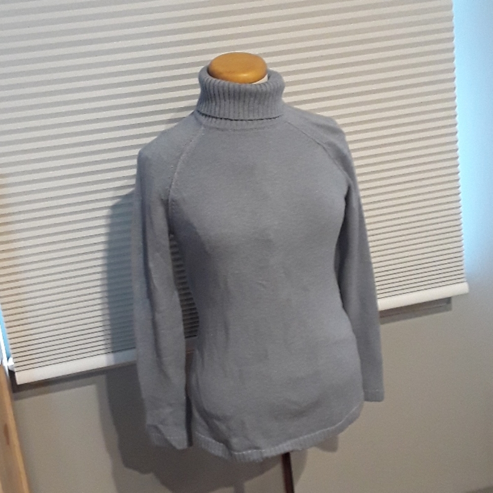 Jeanne Pierre turtle neck sweater